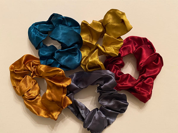 COLORFUL HAIR SCRUNCHIES