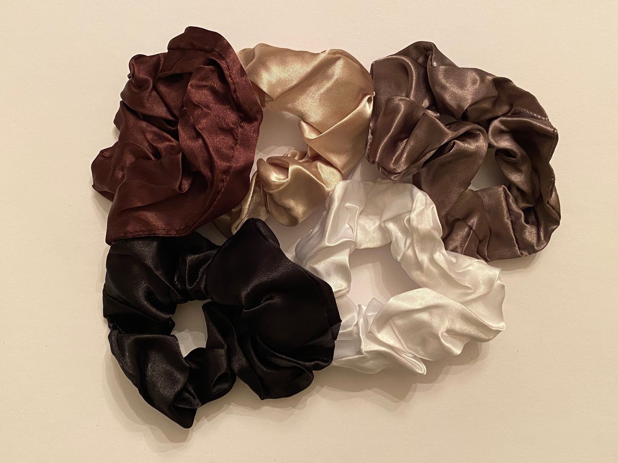 COLORFUL HAIR SCRUNCHIES